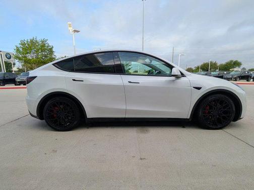 2022 Tesla Model Y Performance Dual Motor All-Wheel Drive