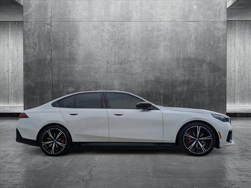 2024 BMW i5 M60