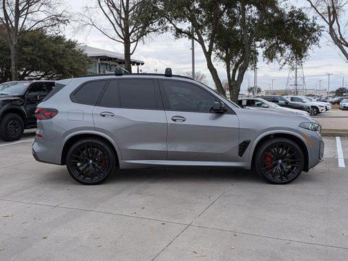 2025 BMW X5 M60i