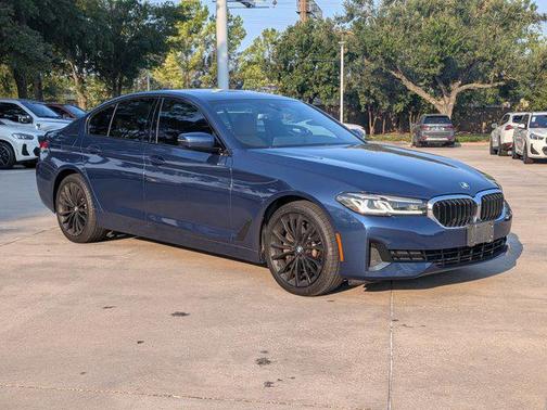 2022 BMW 530 i