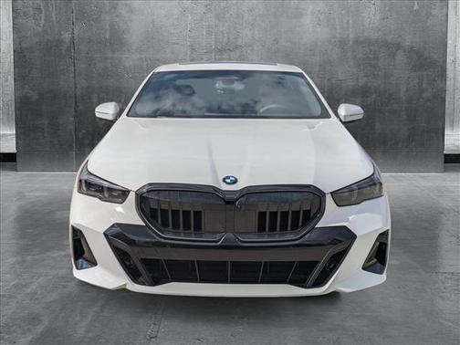 2025 BMW 530 i