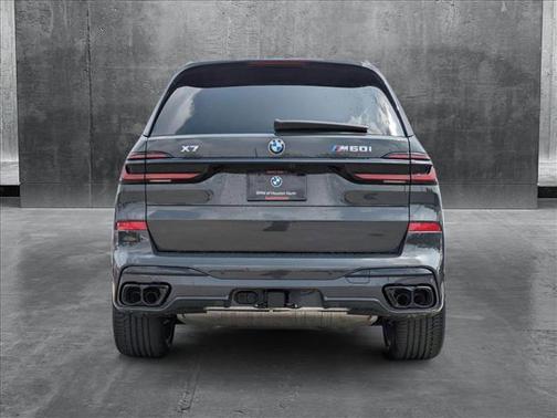 2025 BMW X7 M60i