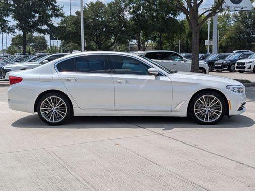 2018 BMW 540 540i