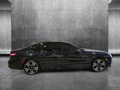 2025 BMW 760 i xDrive