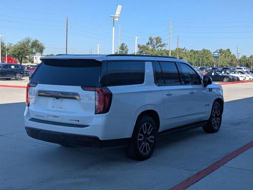 2021 GMC Yukon XL 4WD AT4
