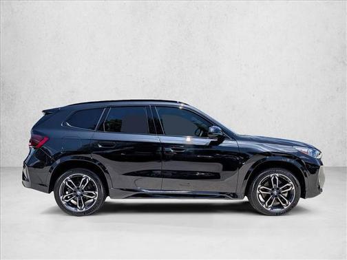 Black Sapphire Metallic 2026 BMW X1 xDrive28i