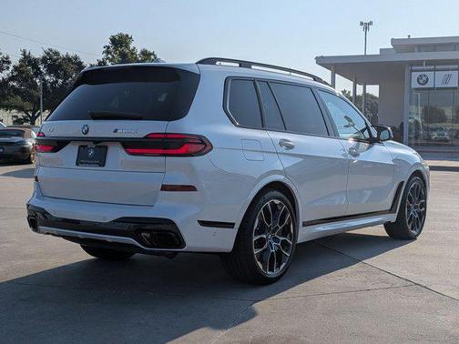 2026 BMW X7 M60i