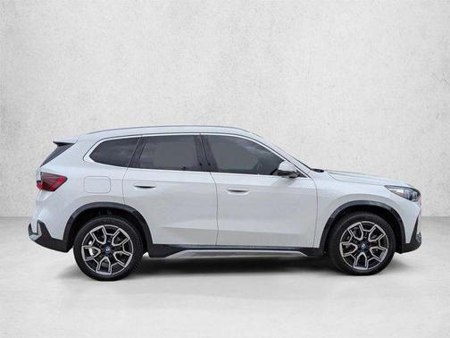Alpine White 2025 BMW X1 xDrive28i
