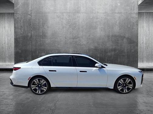 2025 BMW 760 i xDrive