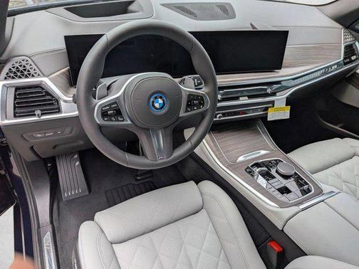 Tanzanite Blue II Metallic 2026 BMW X5 PHEV xDrive50e