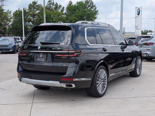 Black Sapphire Metallic 2026 BMW X7 xDrive40i