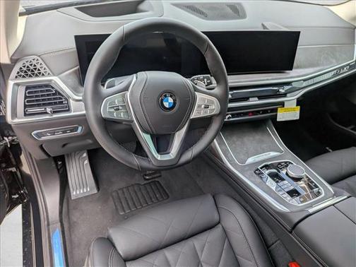 Black Sapphire Metallic 2026 BMW X7 xDrive40i