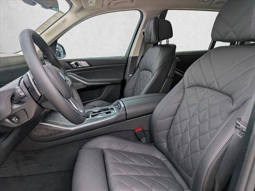 Black Sapphire Metallic 2026 BMW X7 xDrive40i