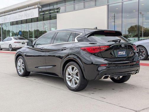 Black Obsidian 2017 INFINITI QX30 FWD