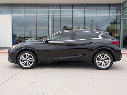 Black Obsidian 2017 INFINITI QX30 FWD