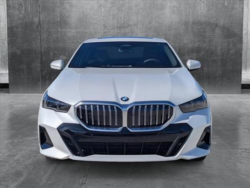 2025 BMW 530 i