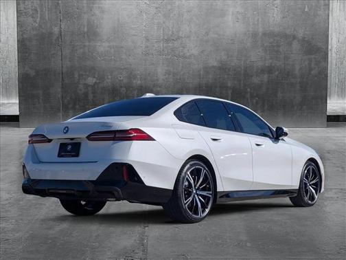 2025 BMW 530 i