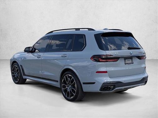Brooklyn Grey Metallic 2025 BMW X7 M60i