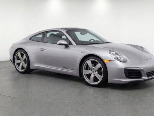 2019 Porsche 911 Carrera