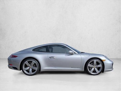 2019 Porsche 911 Carrera