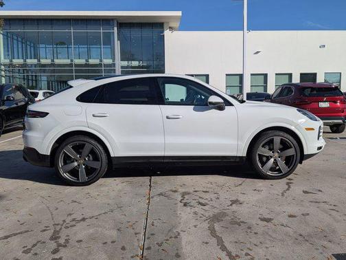 2023 Porsche Cayenne S