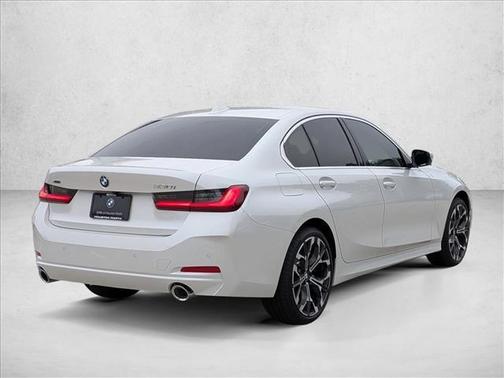 2026 BMW 330 i xDrive