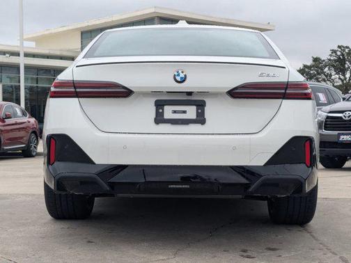 2025 BMW 530 i