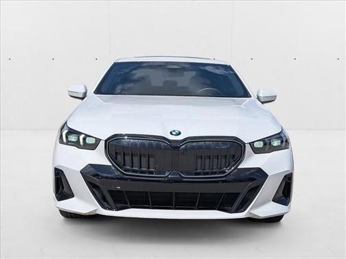 2025 BMW 530 i