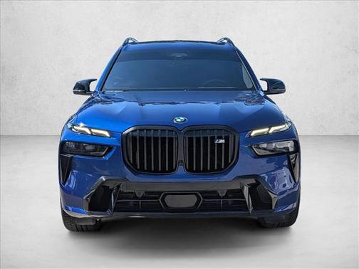 2023 BMW X7 M60i