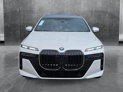 2025 BMW 760 i xDrive