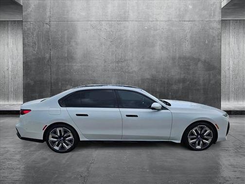 2025 BMW 760 i xDrive