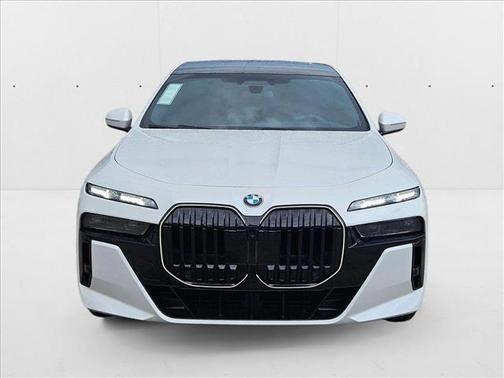 2025 BMW 760 xDrive