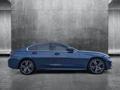 2022 BMW 330 330i