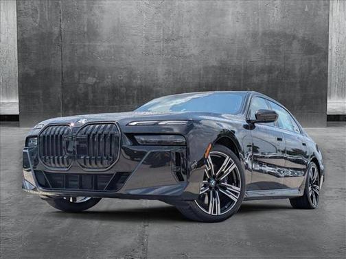 2025 BMW 740 i