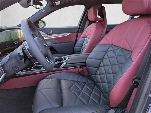 Dravit Grey Metallic 2026 BMW 740 740i