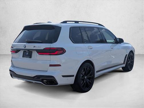 2026 BMW X7 M60i