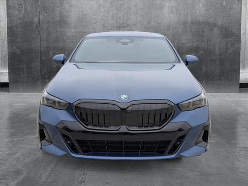 2025 BMW 530 i xDrive