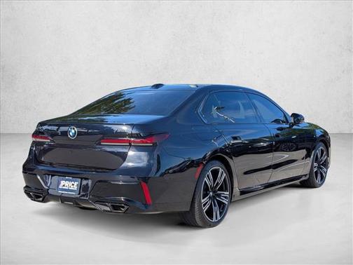 Carbon Black Metallic 2024 BMW 760 xDrive