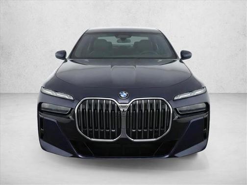 Carbon Black Metallic 2024 BMW 760 xDrive