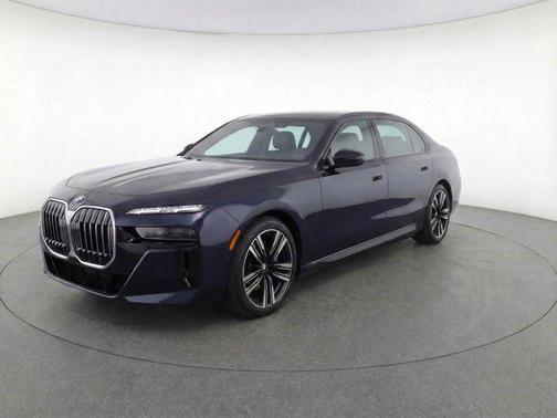 Carbon Black Metallic 2024 BMW 760 xDrive