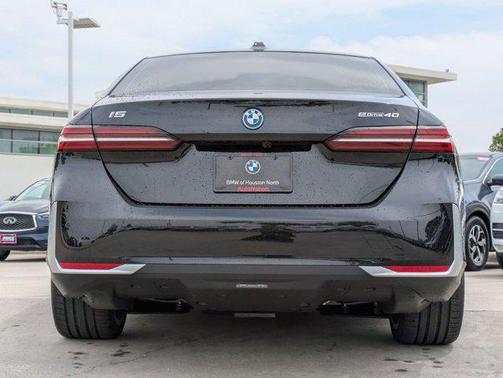 2025 BMW i5 eDrive40