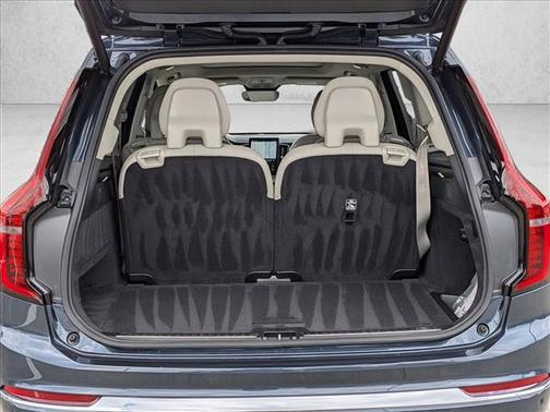 2025 Volvo XC90 B5 Ultra 6-Seater