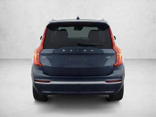 2025 Volvo XC90 B5 Ultra 6-Seater