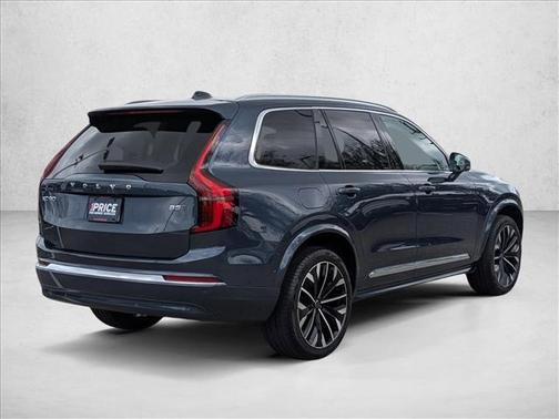 2025 Volvo XC90 B5 Ultra 6-Seater