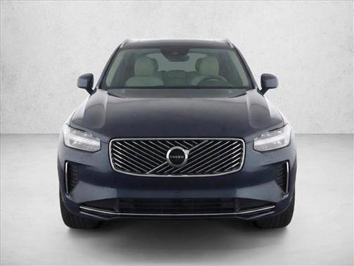 2025 Volvo XC90 B5 Ultra 6-Seater