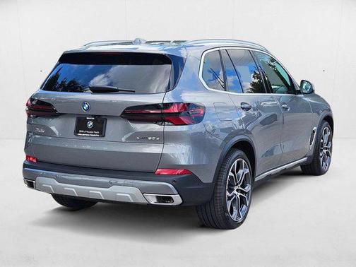 Skyscraper Grey Metallic 2026 BMW X5 PHEV xDrive50e