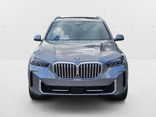 Skyscraper Grey Metallic 2026 BMW X5 PHEV xDrive50e