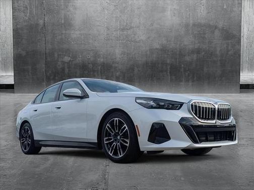 2025 BMW 540 i xDrive
