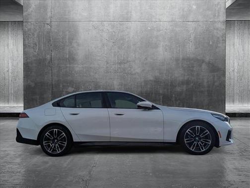 2025 BMW 540 i xDrive