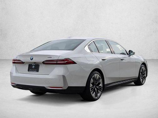 Alpine White 2026 BMW i5 eDrive40